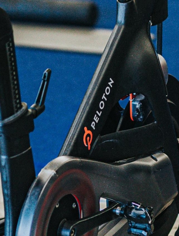 Акции Peloton за день упали почти на 24%